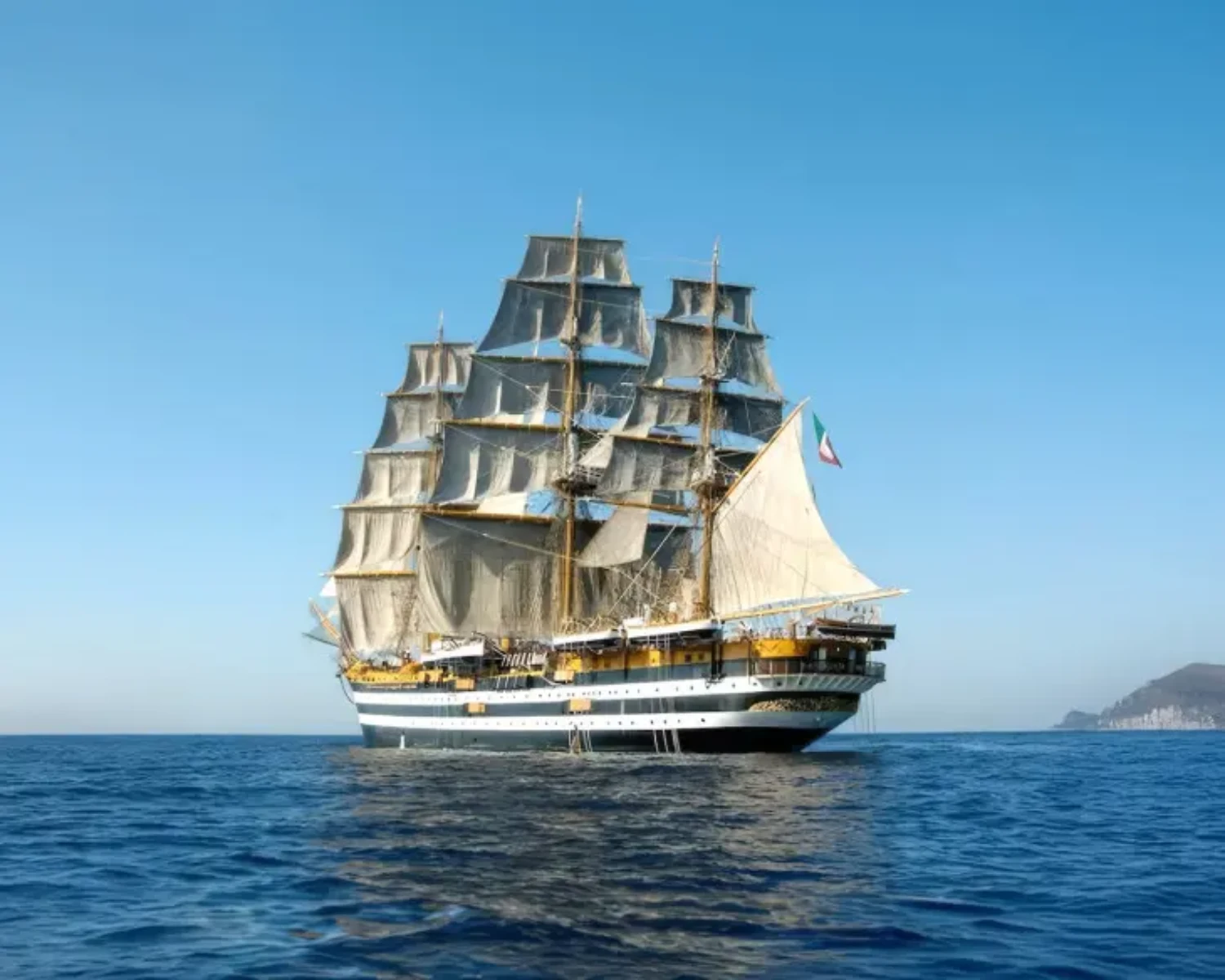 Why Monty’s Ark Is the Best Charter Choice for Seeing the July 4 Parade of Ships from the Water